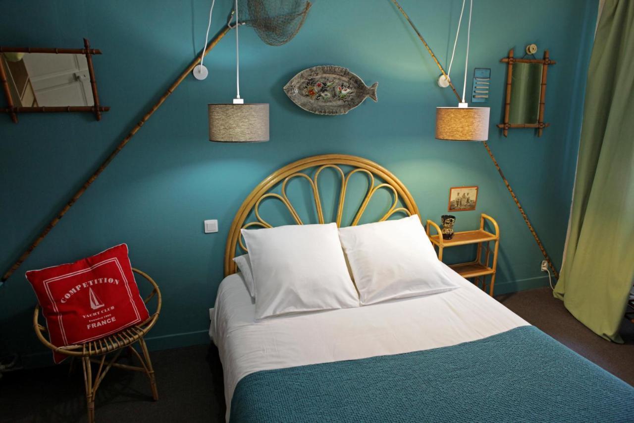 Hotel Auberge Des Remparts ลาวาล ภายนอก รูปภาพ