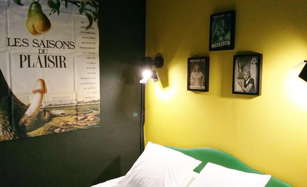 Hotel Auberge Des Remparts ลาวาล ภายนอก รูปภาพ